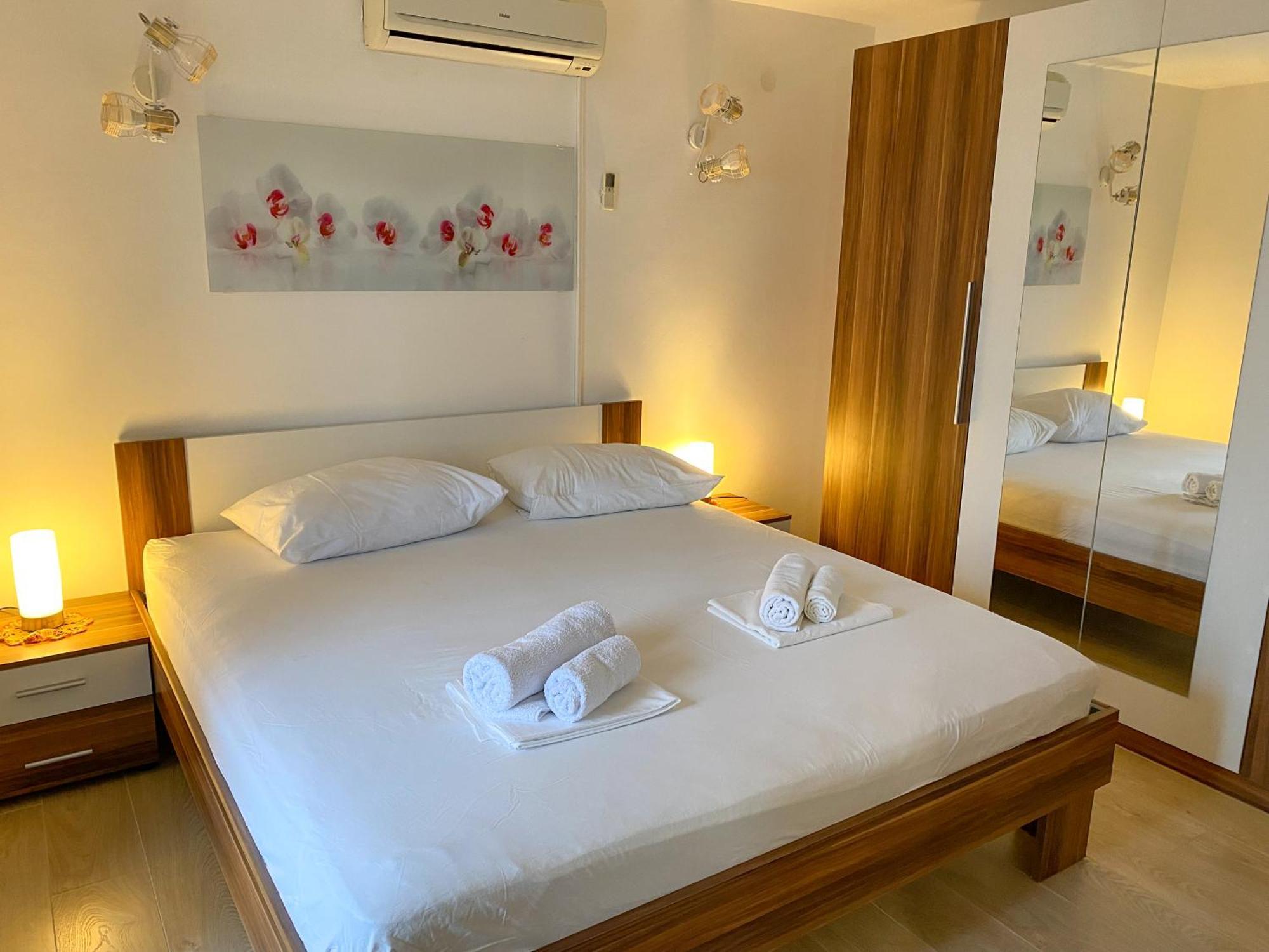 Apartmani Nede Trogir Buitenkant foto